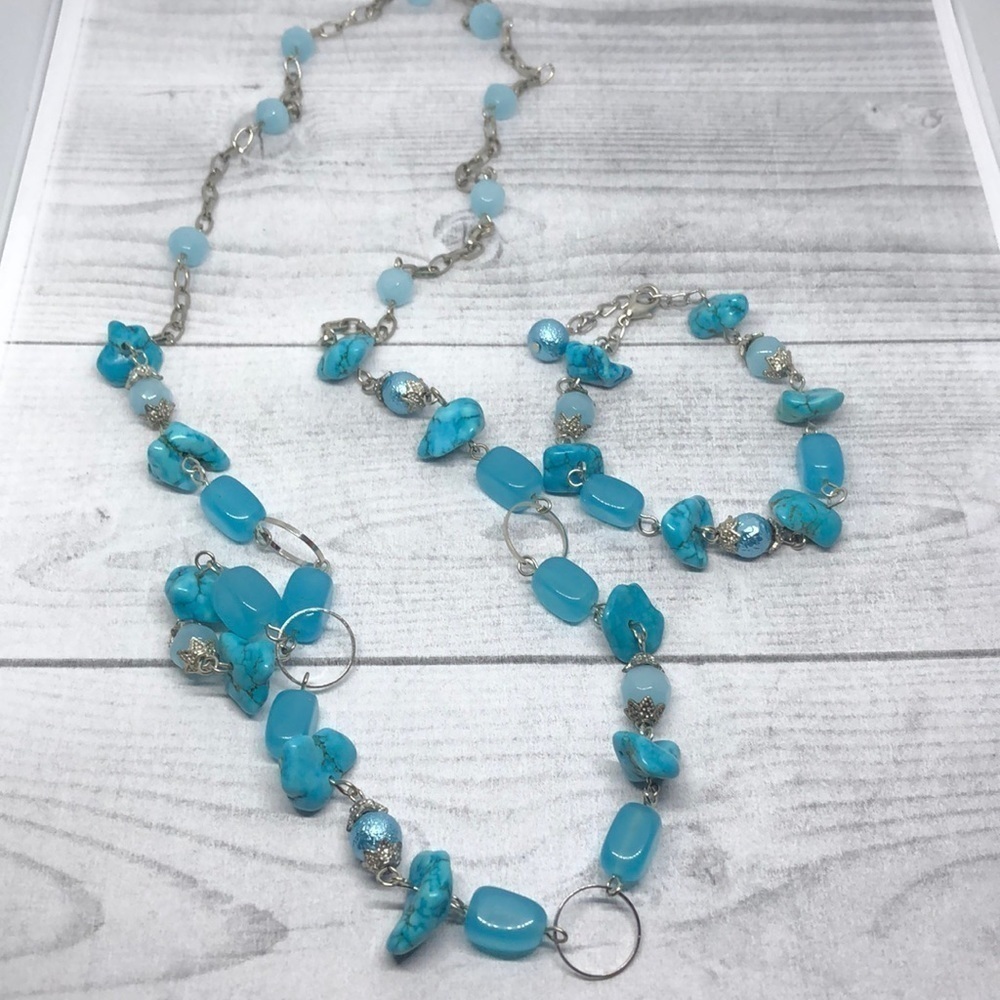 Turquoise blue beaded jewelry set necklace and bracelet boho trendy dressy.